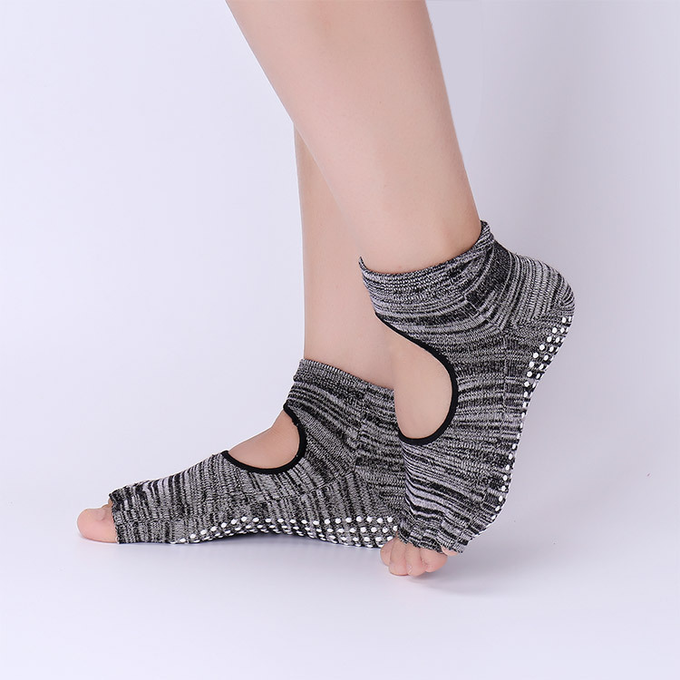 Non-Slip Yoga Socks with Grips - огляд і ціна Pilate Yoga Workout