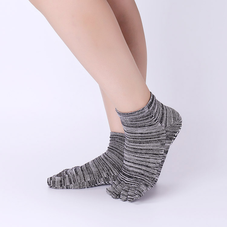 Non-Slip Yoga Socks with Grips - огляд і ціна Pilate Yoga Workout
